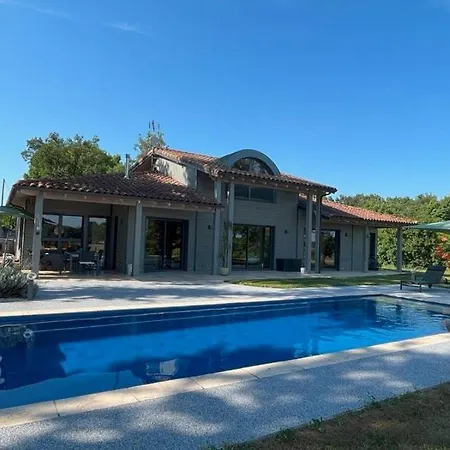 Moderne Villa Monfort